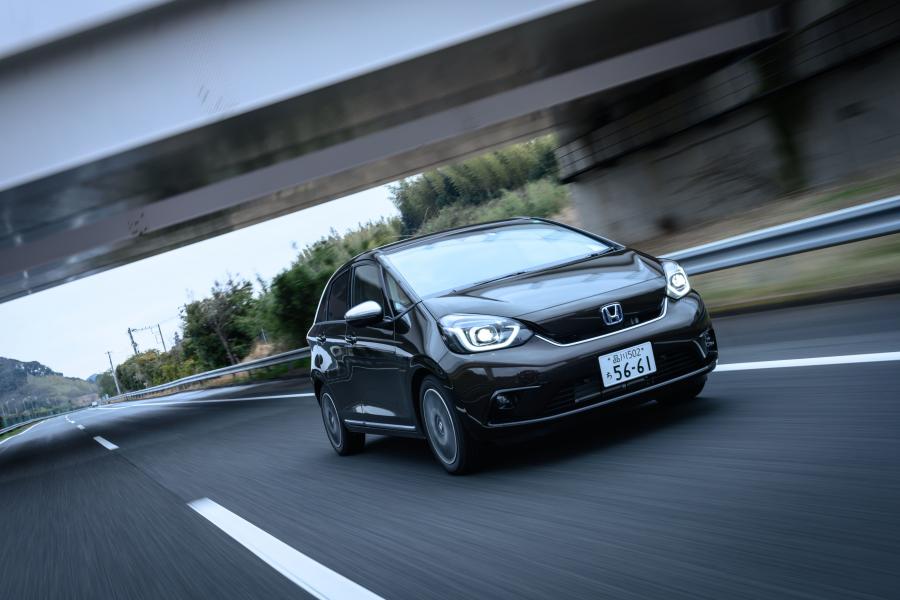  Honda Fit e:HEV Luxe 2020 года  (JP) (фото 19 из 23)